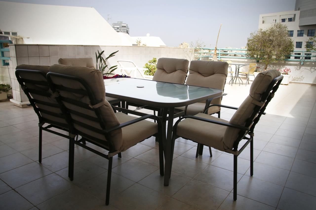 Herzelia Rooftop Special 2 Room Apartment Exteriör bild